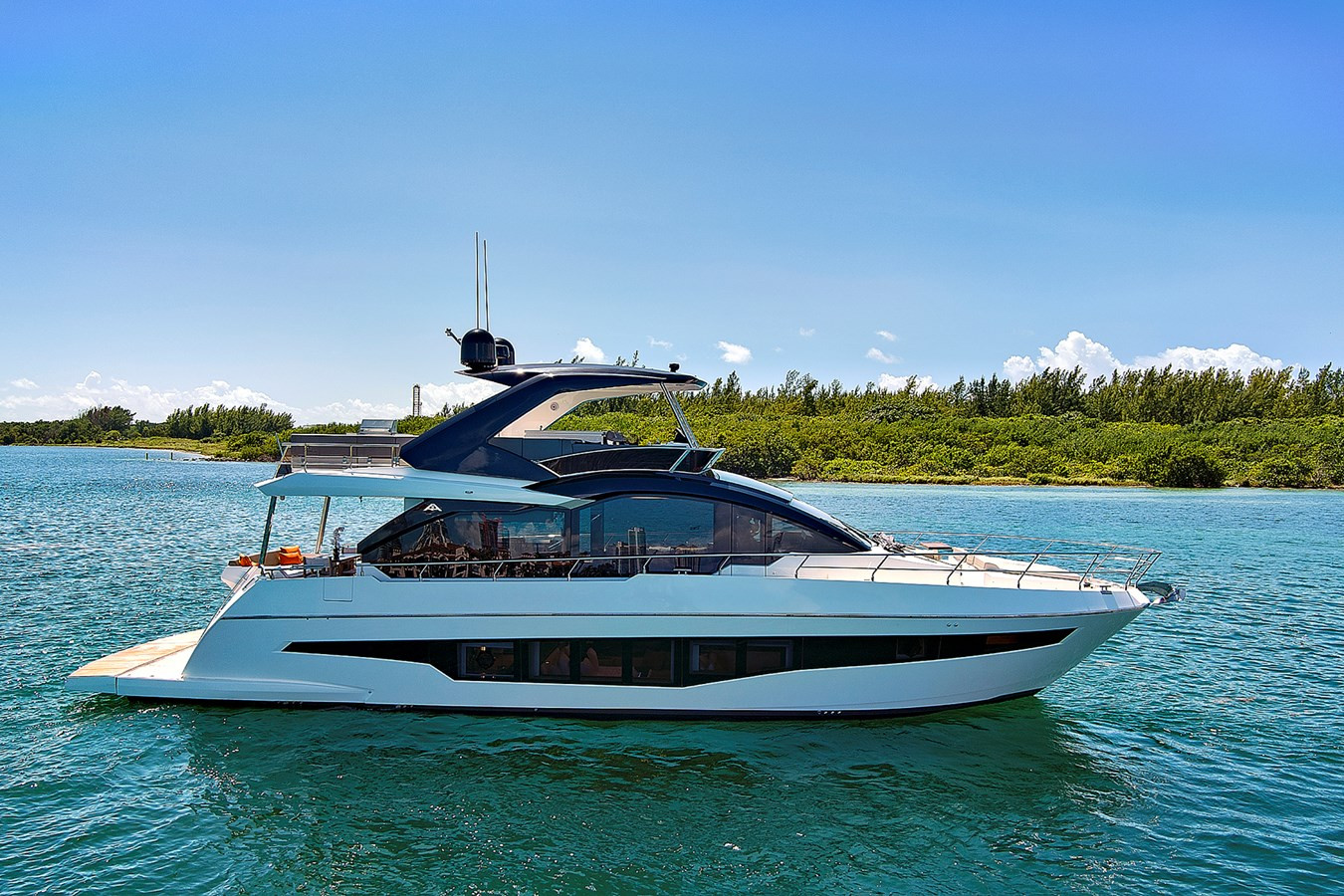 https://arconyachts.ams3.digitaloceanspaces.com/105272/conversions/large_4748443-optimize.jpg