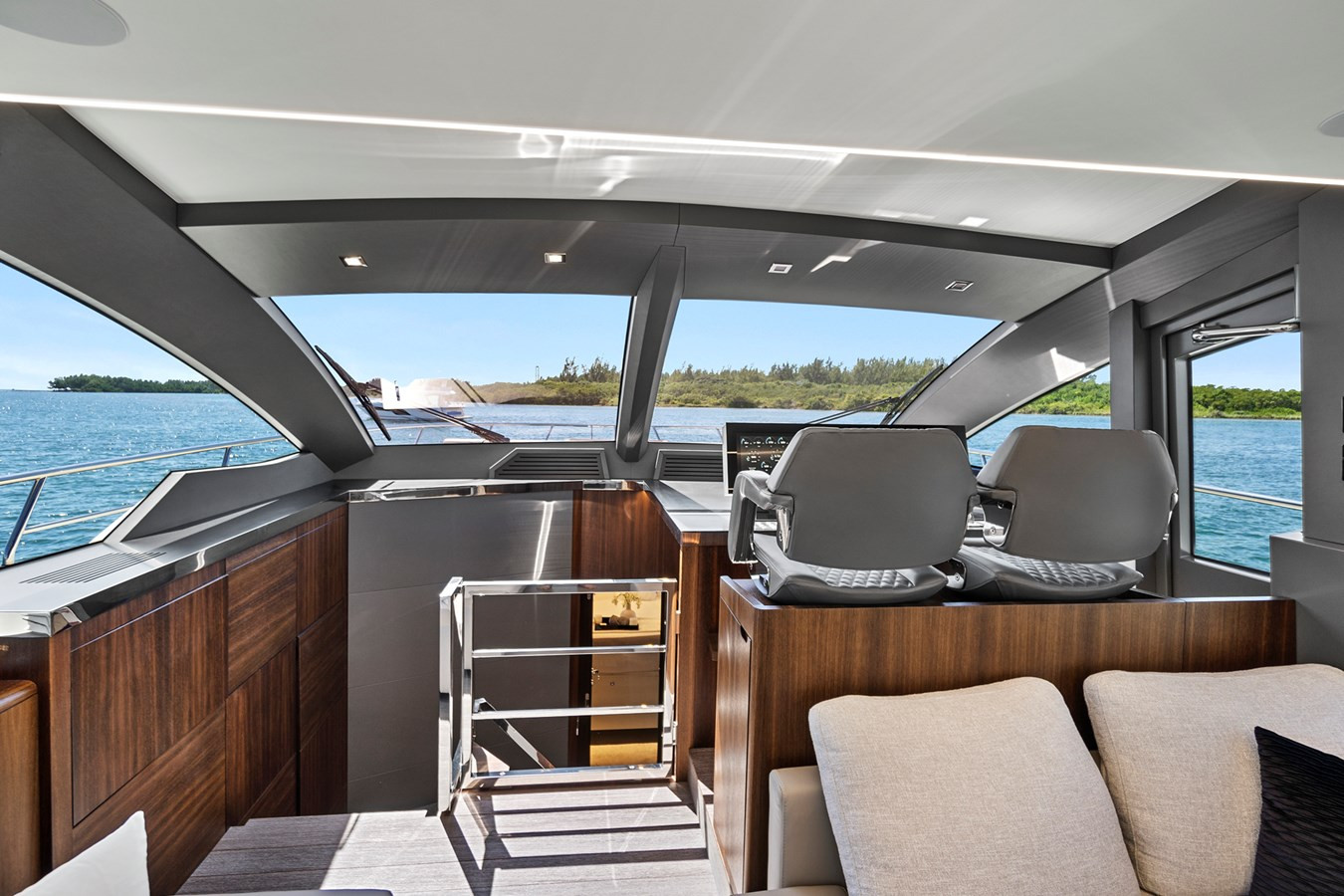 https://arconyachts.ams3.digitaloceanspaces.com/105339/conversions/large_4748466-optimize.jpg