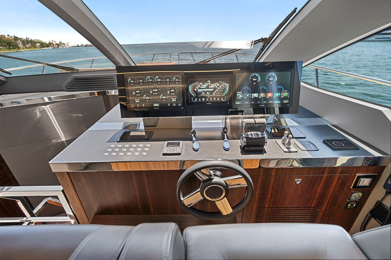 https://arconyachts.ams3.digitaloceanspaces.com/105342/conversions/large_4748464-optimize.jpg