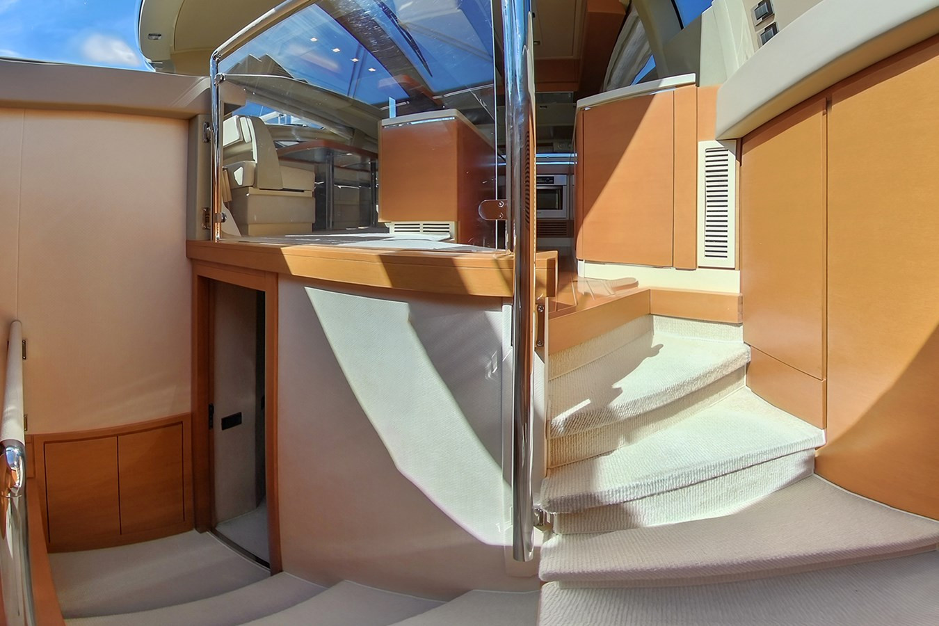 https://arconyachts.ams3.digitaloceanspaces.com/105353/conversions/large_3944702-optimize.jpg