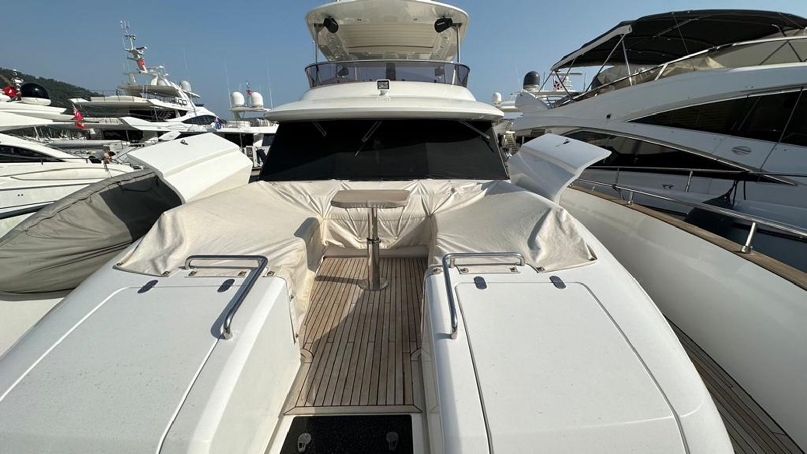 https://arconyachts.ams3.digitaloceanspaces.com/105402/conversions/large_4773176-optimize.jpg