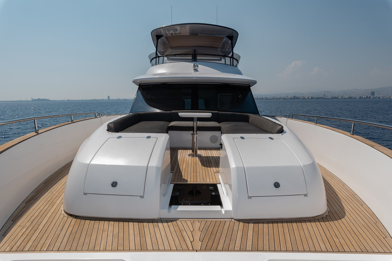 https://arconyachts.ams3.digitaloceanspaces.com/105409/conversions/large_4271311-optimize.jpg