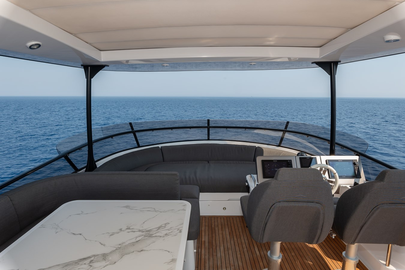 https://arconyachts.ams3.digitaloceanspaces.com/105419/conversions/large_4271314-optimize.jpg