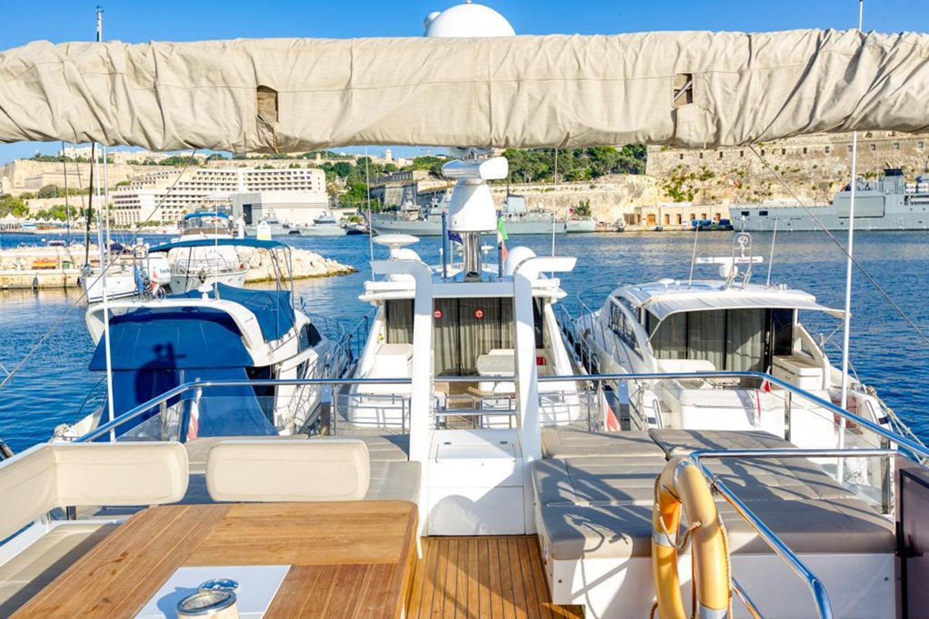 https://arconyachts.ams3.digitaloceanspaces.com/105445/conversions/large_4057619-optimize.jpg