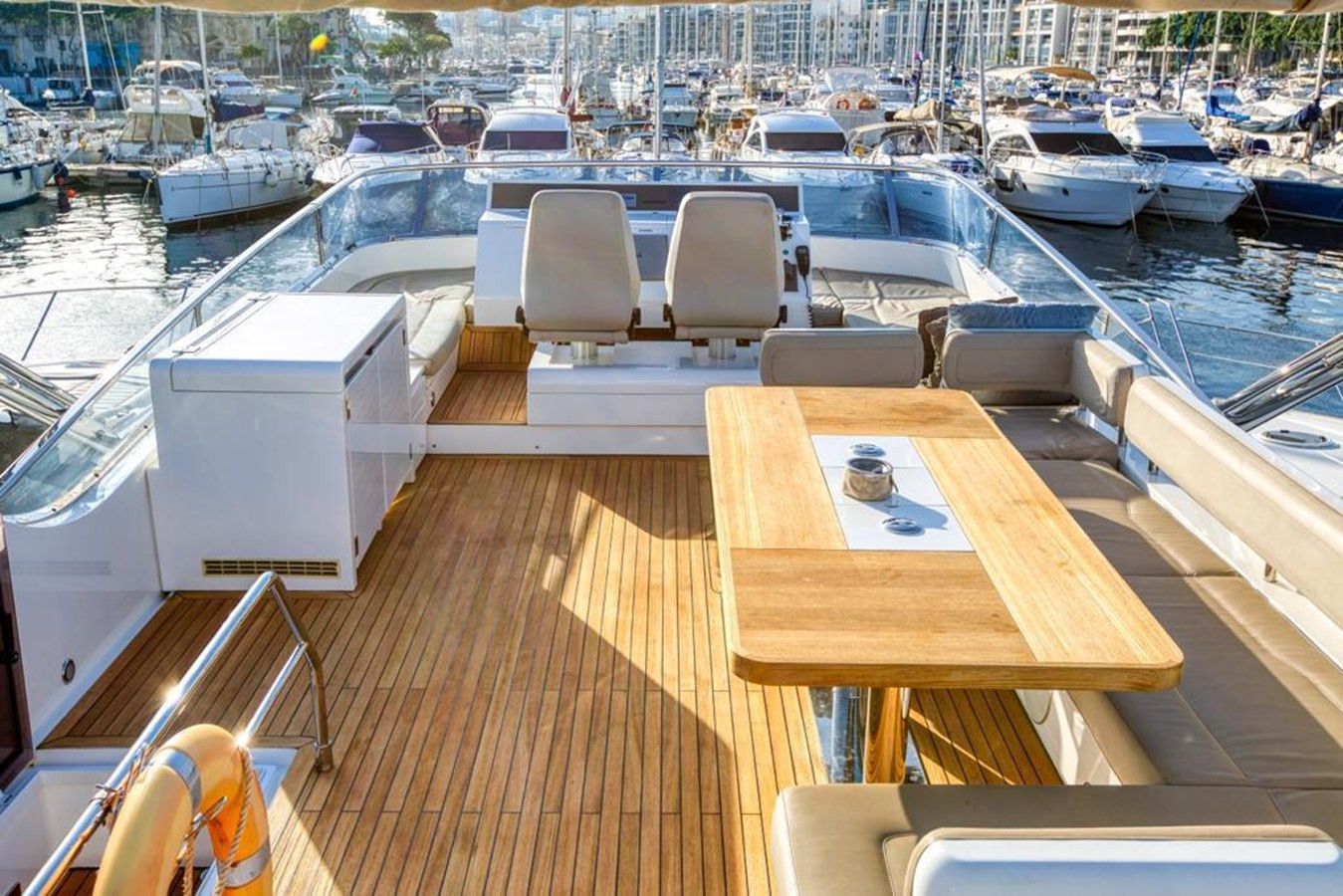 https://arconyachts.ams3.digitaloceanspaces.com/105448/conversions/large_4057620-optimize.jpg