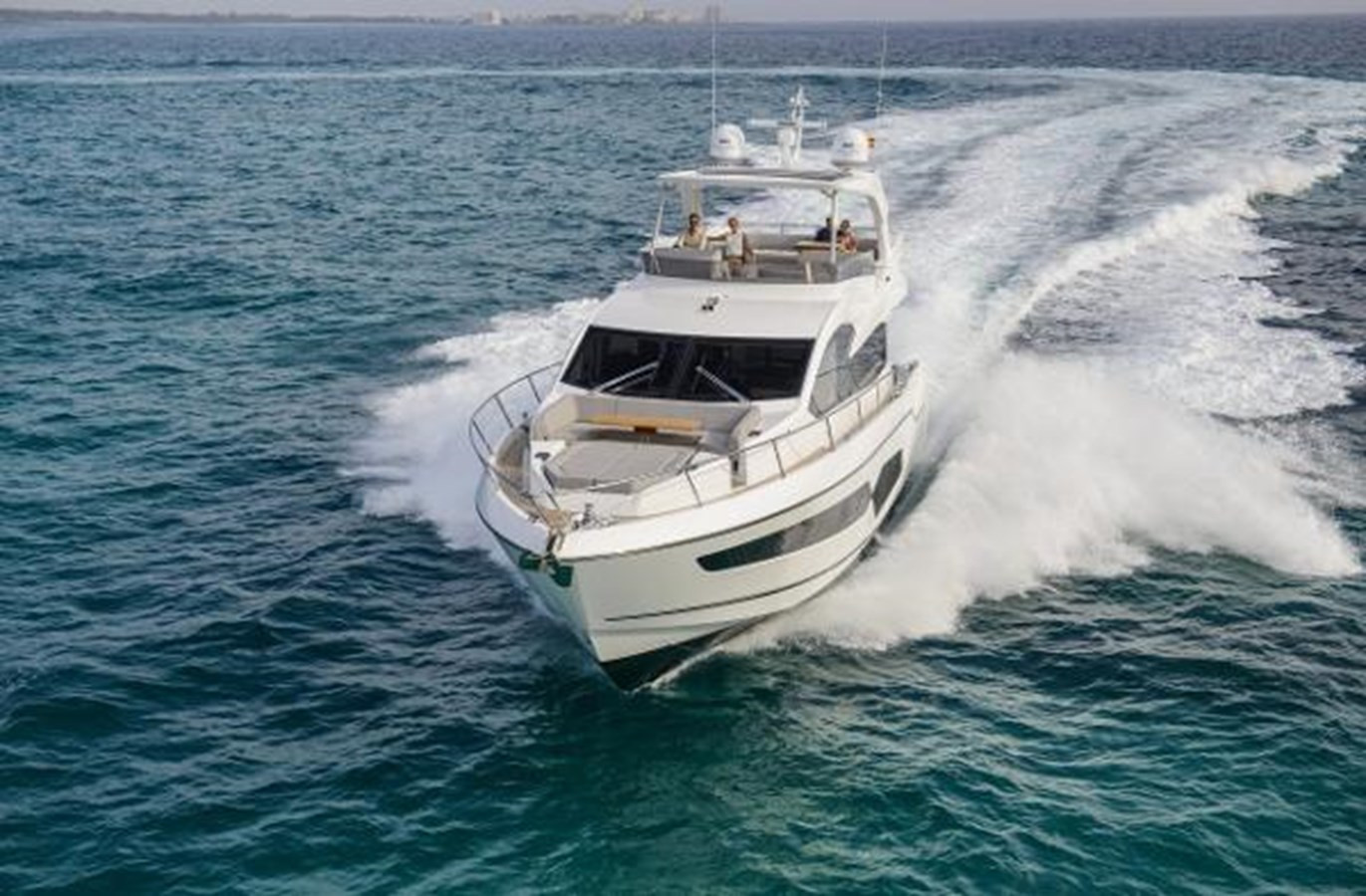 https://arconyachts.ams3.digitaloceanspaces.com/105475/conversions/large_3138139-optimize.jpg