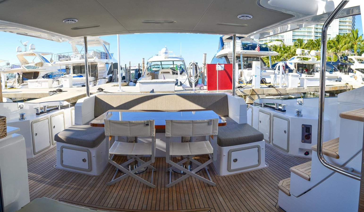 https://arconyachts.ams3.digitaloceanspaces.com/105513/conversions/large_4078893-optimize.jpg