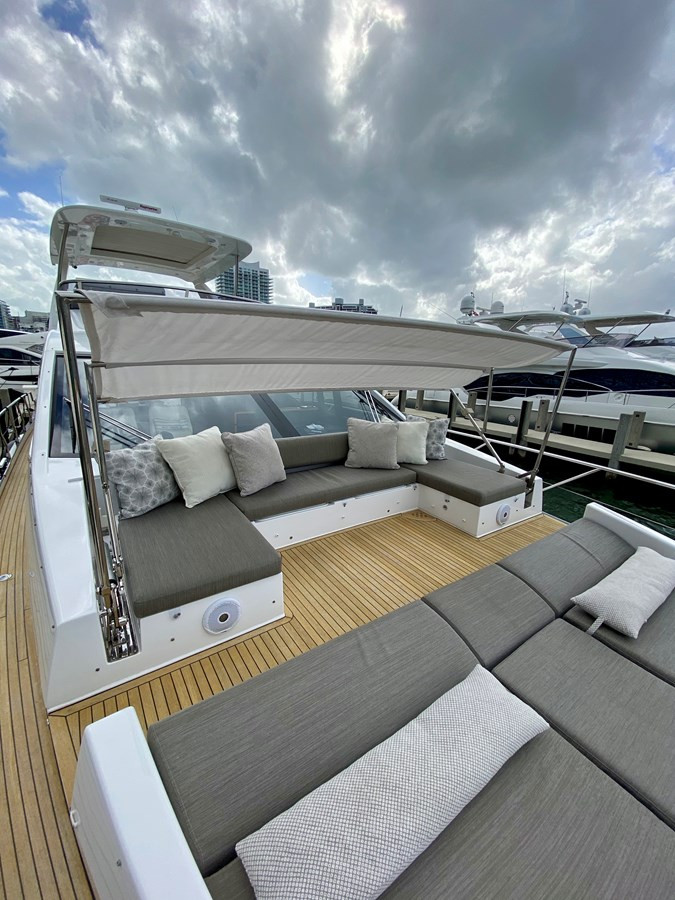https://arconyachts.ams3.digitaloceanspaces.com/105518/conversions/large_3113992-optimize.jpg