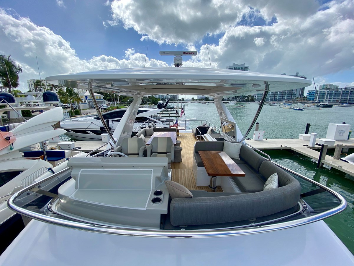 https://arconyachts.ams3.digitaloceanspaces.com/105531/conversions/large_3113996-optimize.jpg