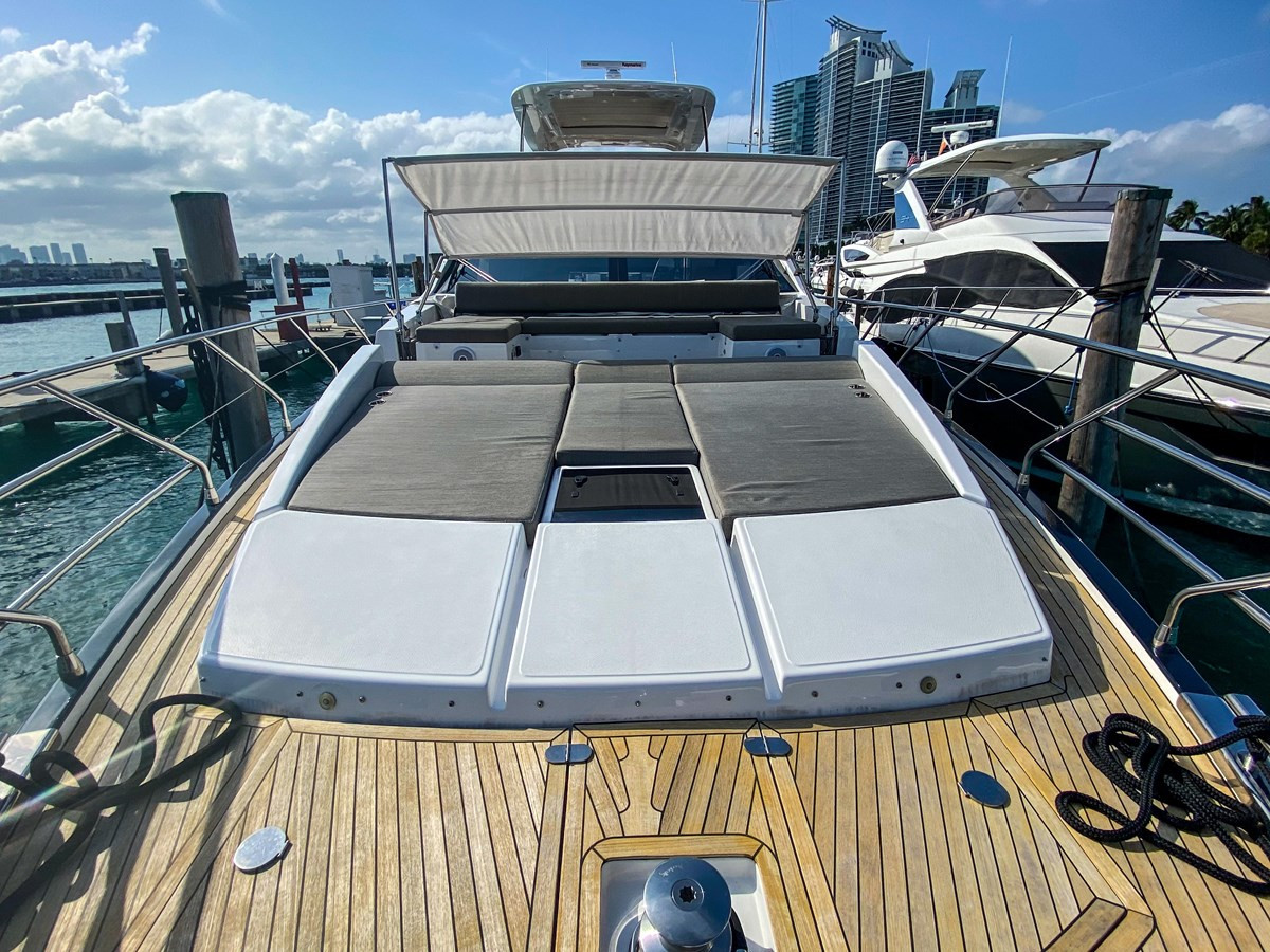 https://arconyachts.ams3.digitaloceanspaces.com/105532/conversions/large_4078899-optimize.jpg