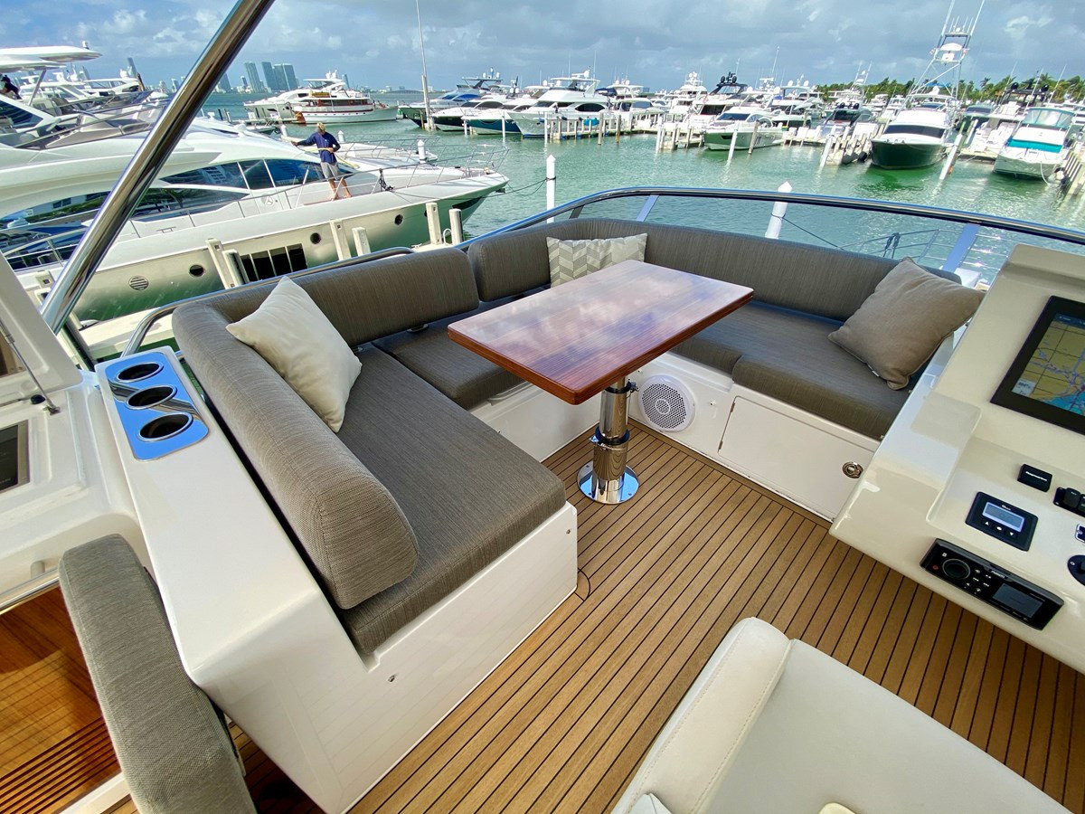 https://arconyachts.ams3.digitaloceanspaces.com/105540/conversions/large_3113999-optimize.jpg