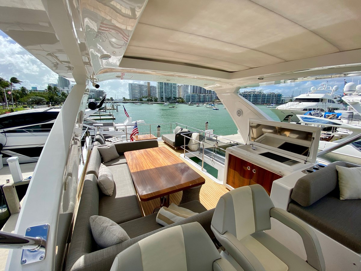 https://arconyachts.ams3.digitaloceanspaces.com/105548/conversions/large_3114002-optimize.jpg