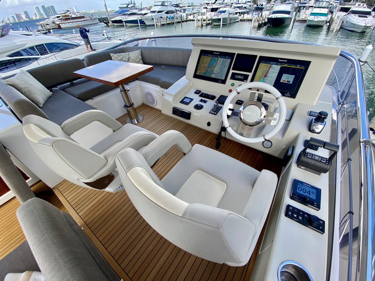 https://arconyachts.ams3.digitaloceanspaces.com/105559/conversions/large_3114006-optimize.jpg