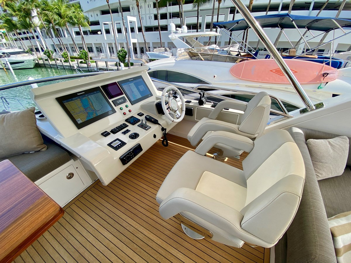 https://arconyachts.ams3.digitaloceanspaces.com/105562/conversions/large_3114007-optimize.jpg