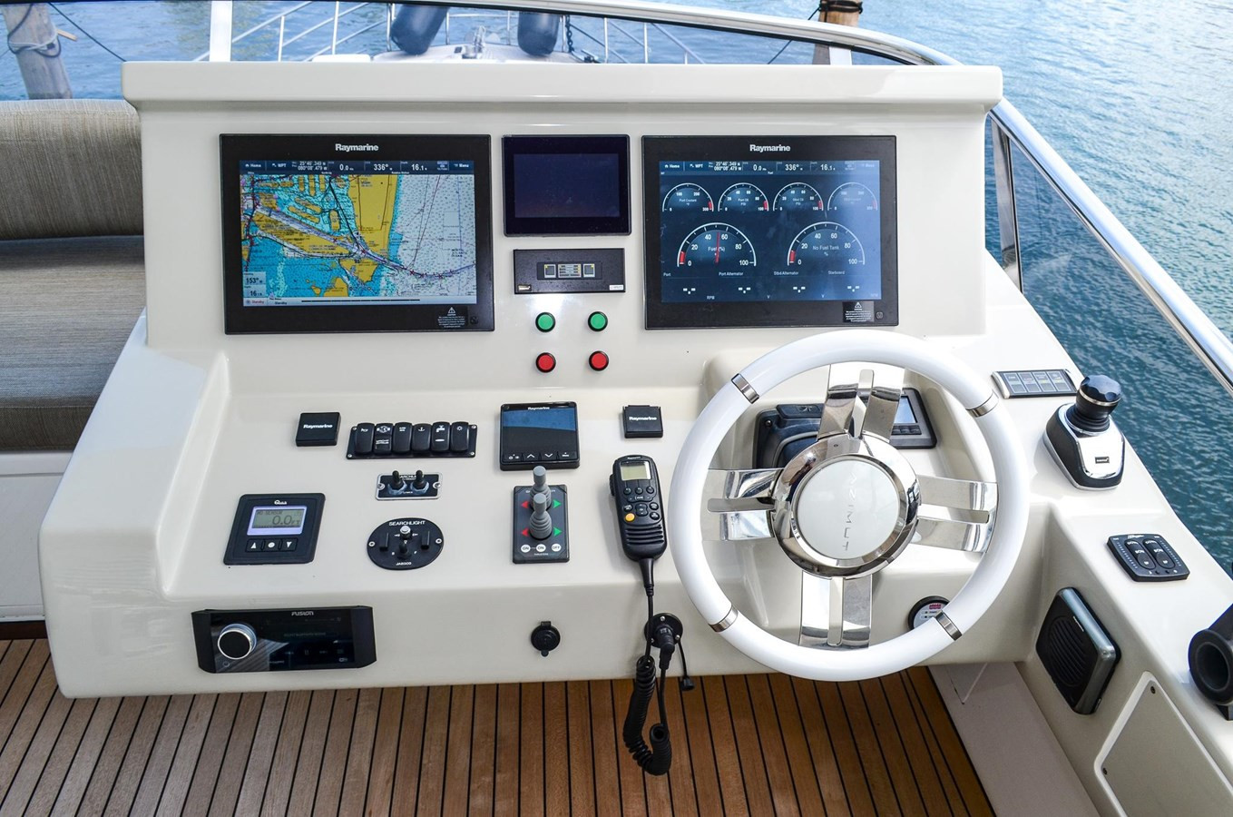 https://arconyachts.ams3.digitaloceanspaces.com/105573/conversions/large_4078913-optimize.jpg