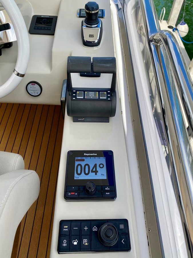 https://arconyachts.ams3.digitaloceanspaces.com/105595/conversions/large_3114019-optimize.jpg