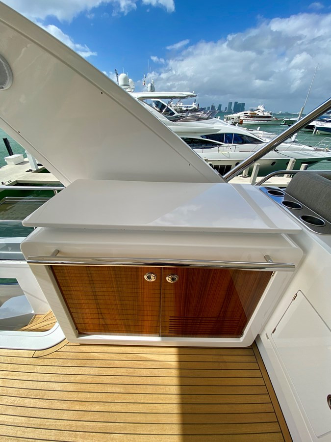 https://arconyachts.ams3.digitaloceanspaces.com/105607/conversions/large_3114023-optimize.jpg