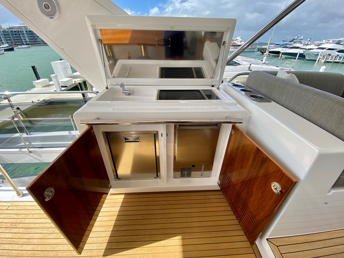 https://arconyachts.ams3.digitaloceanspaces.com/105613/conversions/large_3114025-optimize.jpg