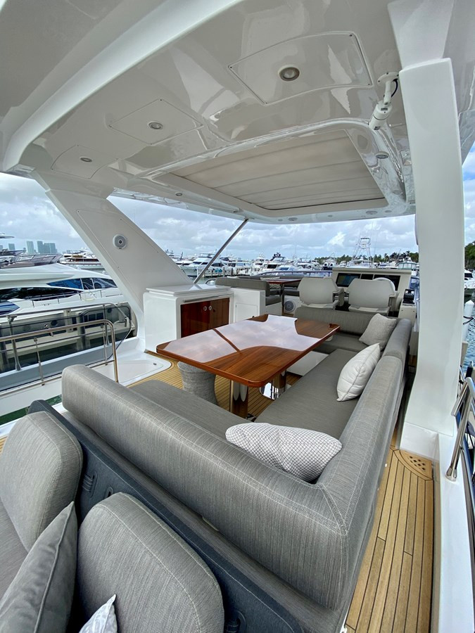 https://arconyachts.ams3.digitaloceanspaces.com/105636/conversions/large_3114033-optimize.jpg