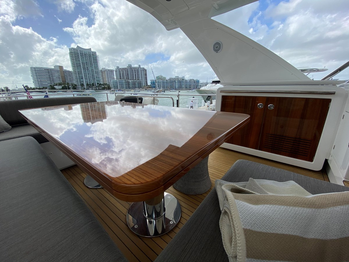 https://arconyachts.ams3.digitaloceanspaces.com/105645/conversions/large_3114036-optimize.jpg