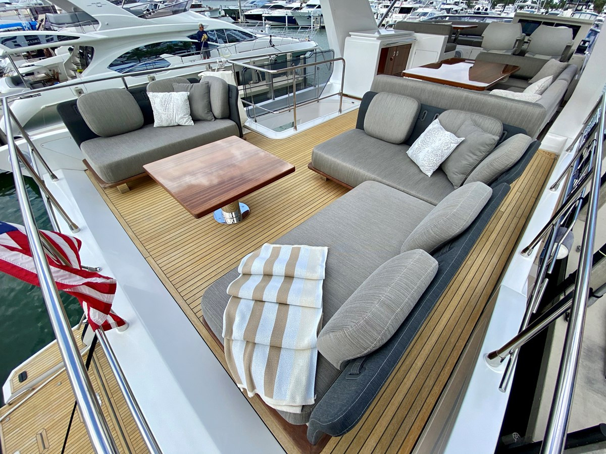 https://arconyachts.ams3.digitaloceanspaces.com/105660/conversions/large_3114042-optimize.jpg