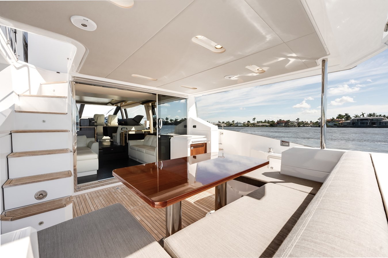 https://arconyachts.ams3.digitaloceanspaces.com/105680/conversions/large_4033927-optimize.jpg