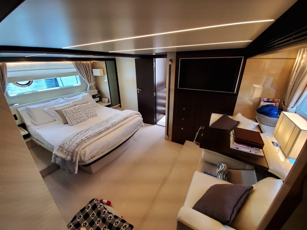 https://arconyachts.ams3.digitaloceanspaces.com/105684/conversions/large_3114050-optimize.jpg