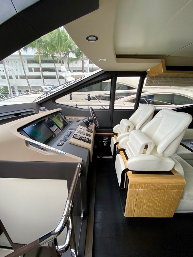 https://arconyachts.ams3.digitaloceanspaces.com/105698/conversions/large_3114055-optimize.jpg