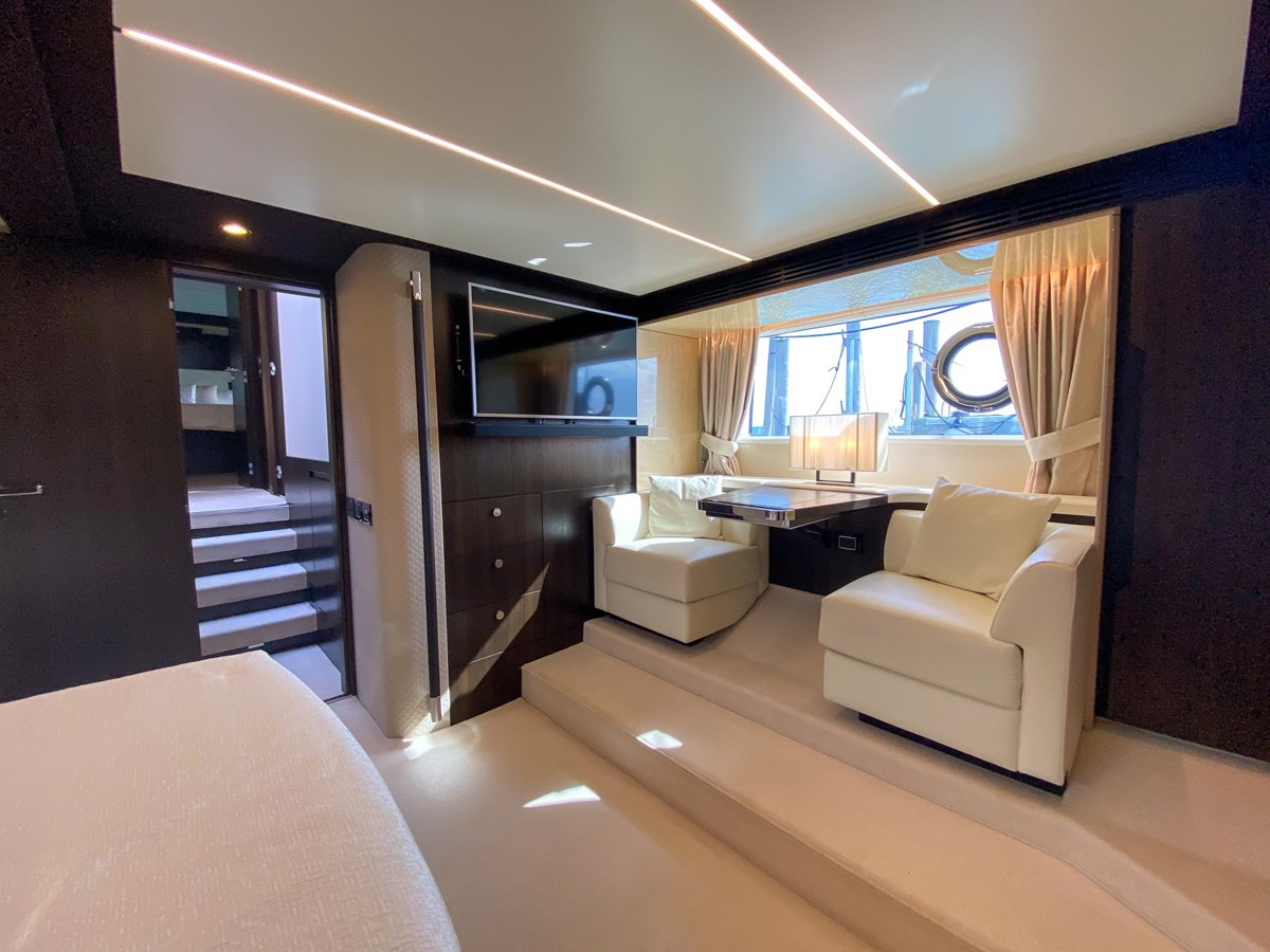 https://arconyachts.ams3.digitaloceanspaces.com/105700/conversions/large_4078955-optimize.jpg