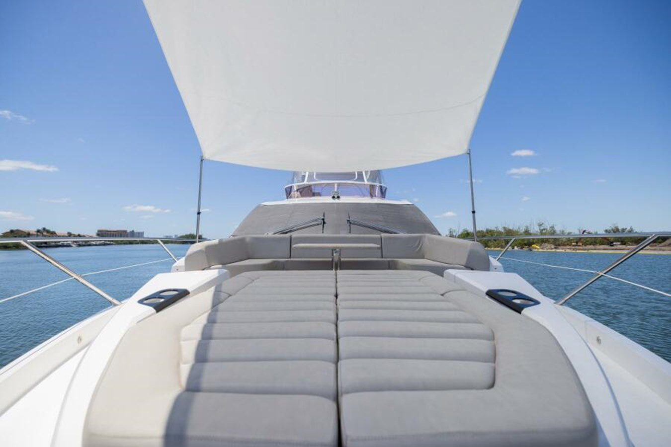 https://arconyachts.ams3.digitaloceanspaces.com/105718/conversions/large_4164567-optimize.jpg