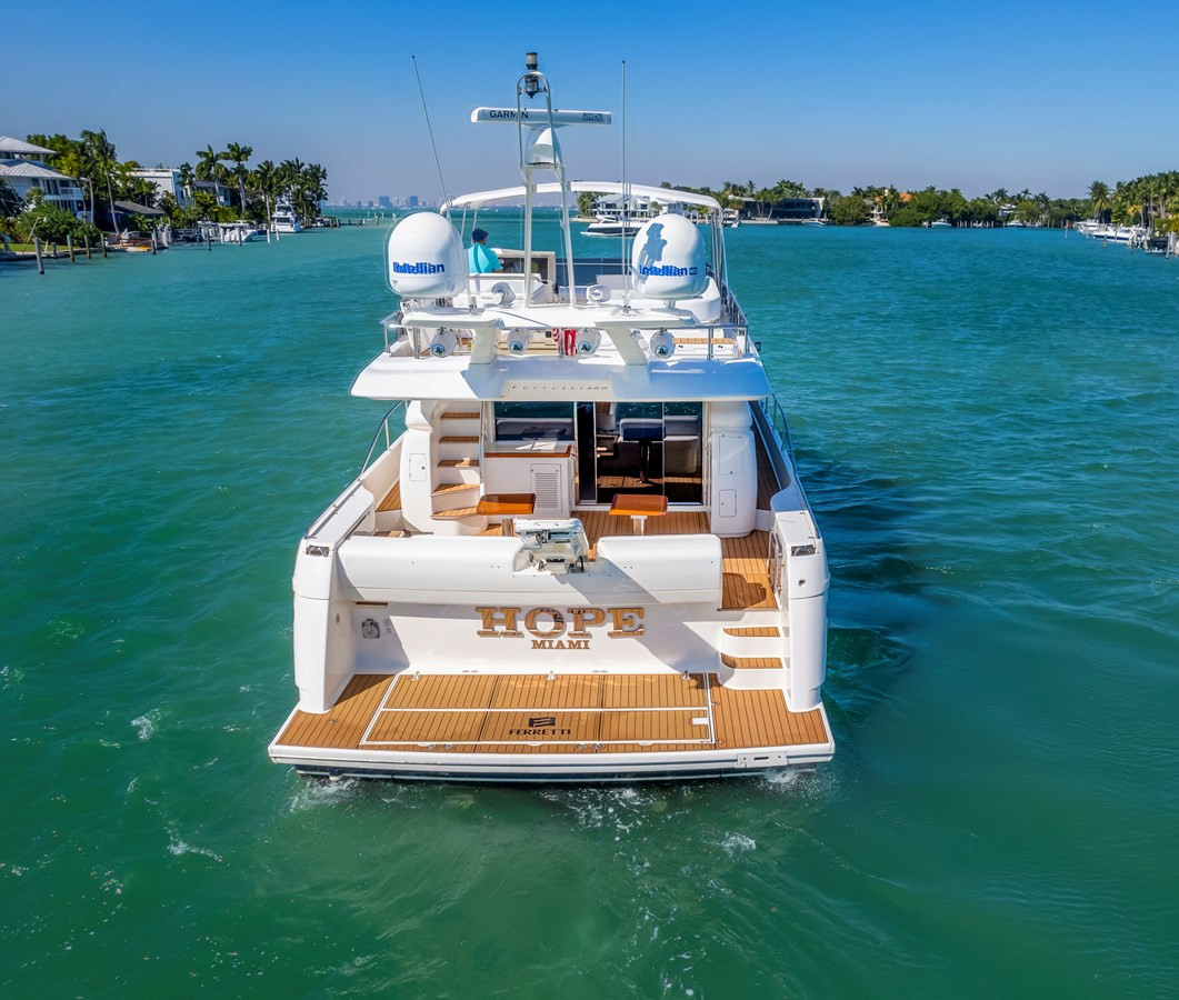https://arconyachts.ams3.digitaloceanspaces.com/105737/conversions/large_3944044-optimize.jpg