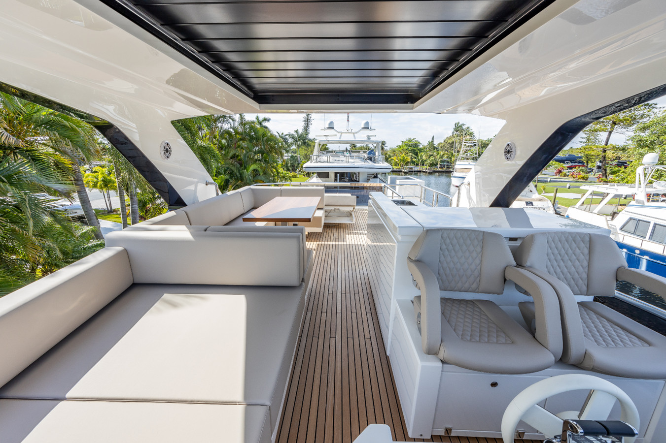 https://arconyachts.ams3.digitaloceanspaces.com/105783/conversions/large_4155395-optimize.jpg