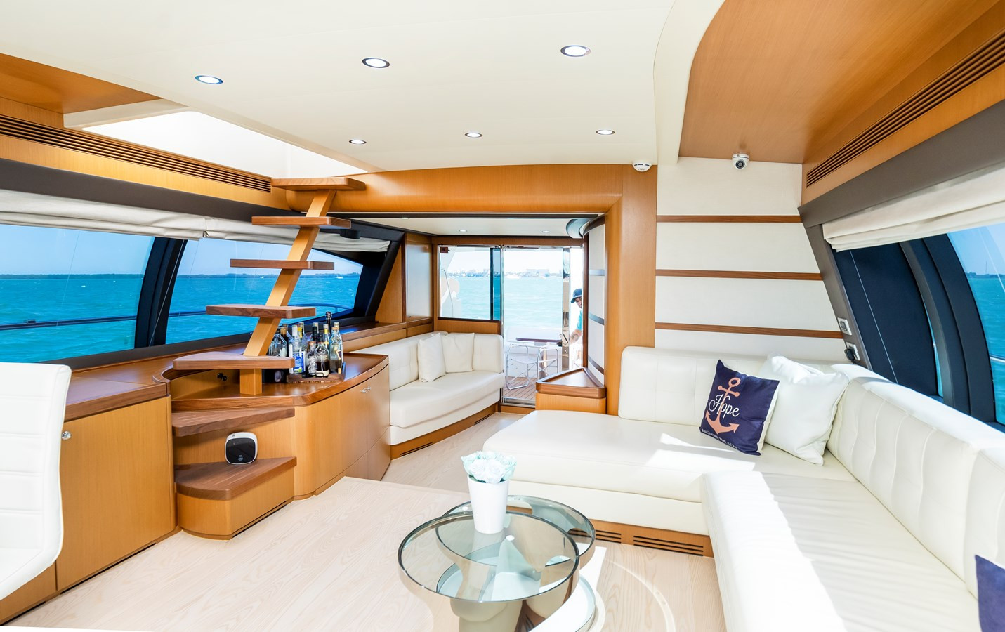 https://arconyachts.ams3.digitaloceanspaces.com/105784/conversions/large_3944061-optimize.jpg