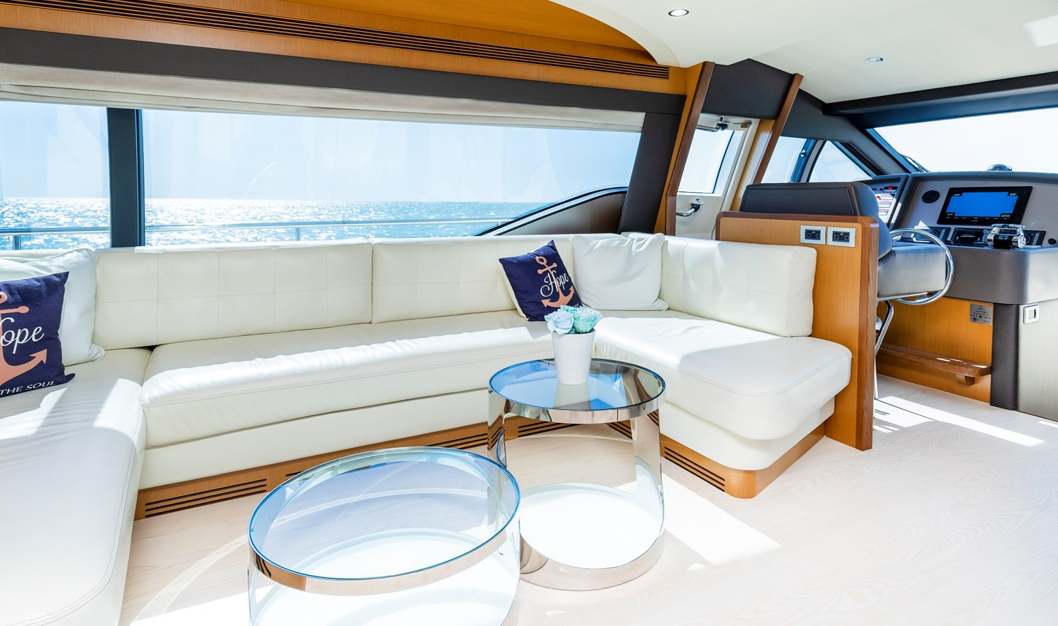 https://arconyachts.ams3.digitaloceanspaces.com/105786/conversions/large_3944062-optimize.jpg