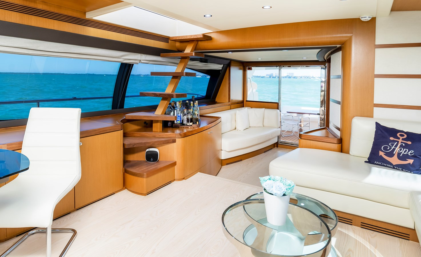 https://arconyachts.ams3.digitaloceanspaces.com/105805/conversions/large_3944068-optimize.jpg