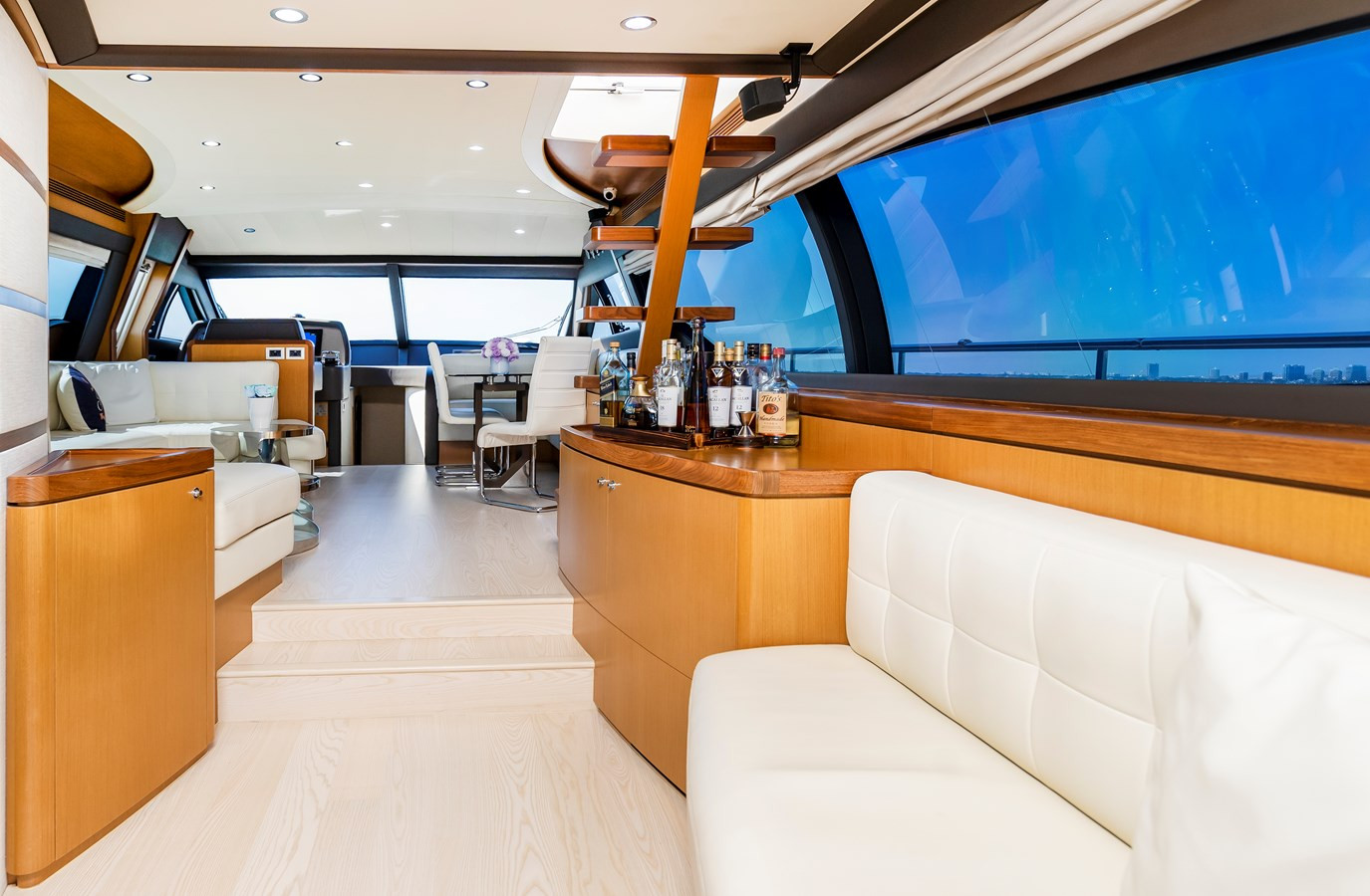 https://arconyachts.ams3.digitaloceanspaces.com/105807/conversions/large_3944069-optimize.jpg