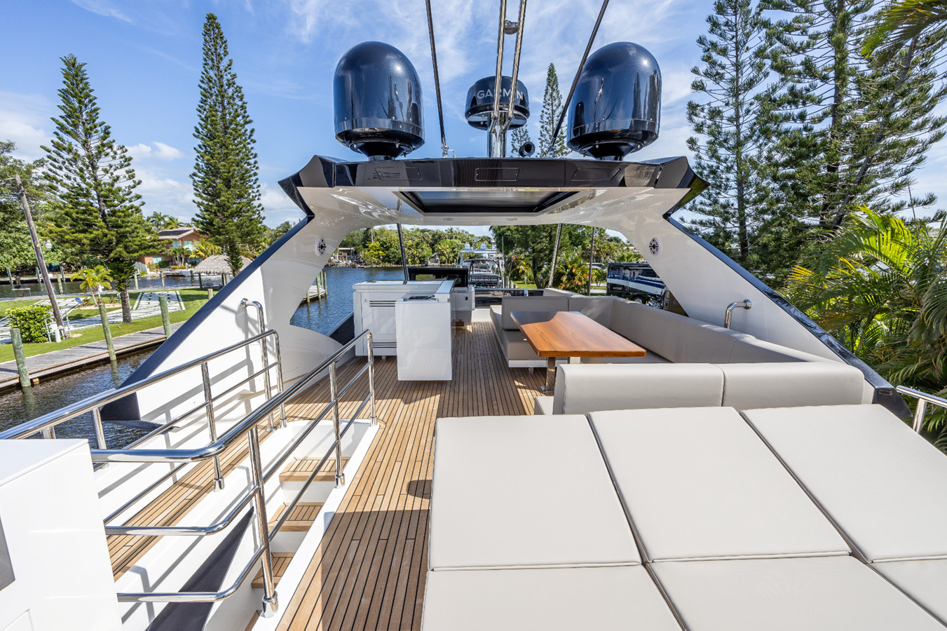 https://arconyachts.ams3.digitaloceanspaces.com/105808/conversions/large_4155401-optimize.jpg