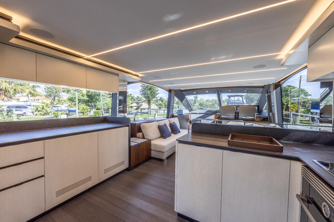 https://arconyachts.ams3.digitaloceanspaces.com/105857/conversions/large_4155411-optimize.jpg