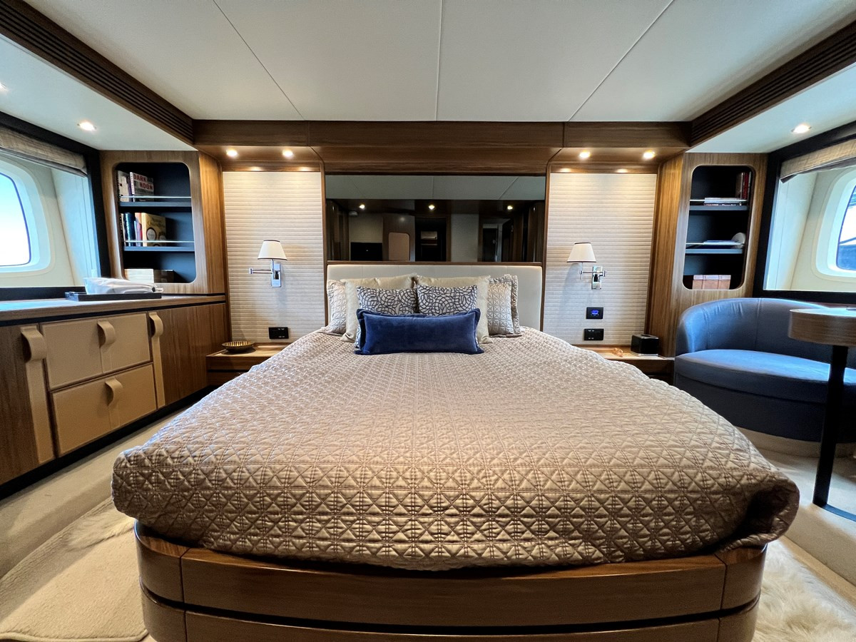 https://arconyachts.ams3.digitaloceanspaces.com/105869/conversions/large_4193687-optimize.jpg