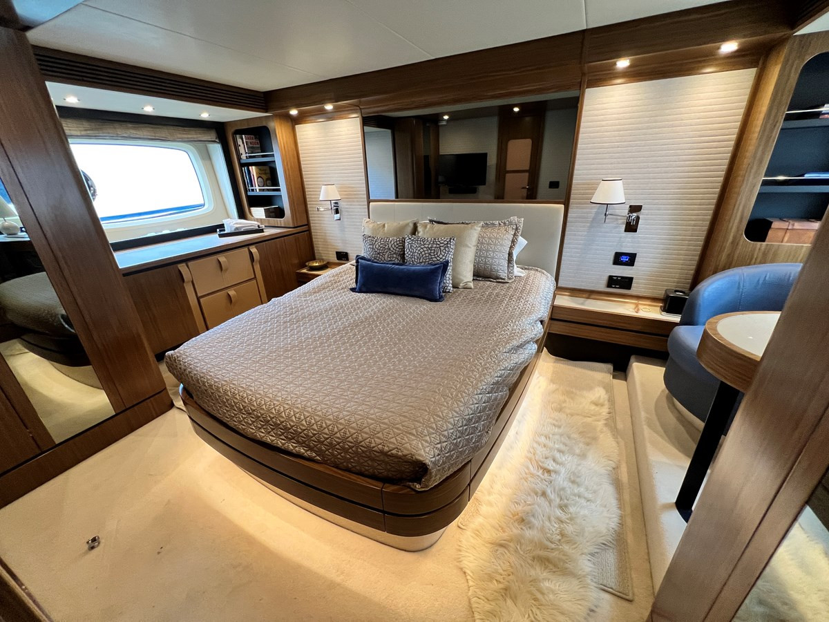https://arconyachts.ams3.digitaloceanspaces.com/105874/conversions/large_4193691-optimize.jpg