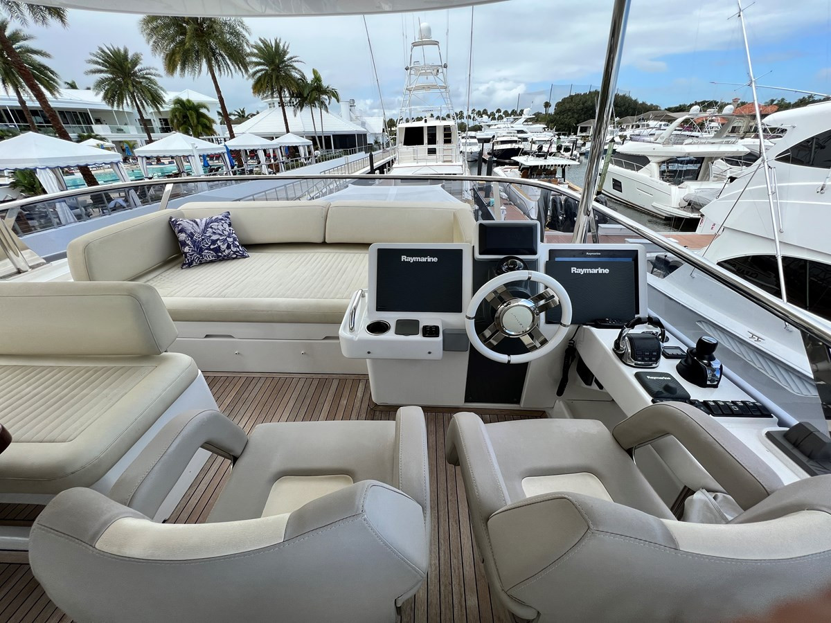 https://arconyachts.ams3.digitaloceanspaces.com/105900/conversions/large_4193702-optimize.jpg