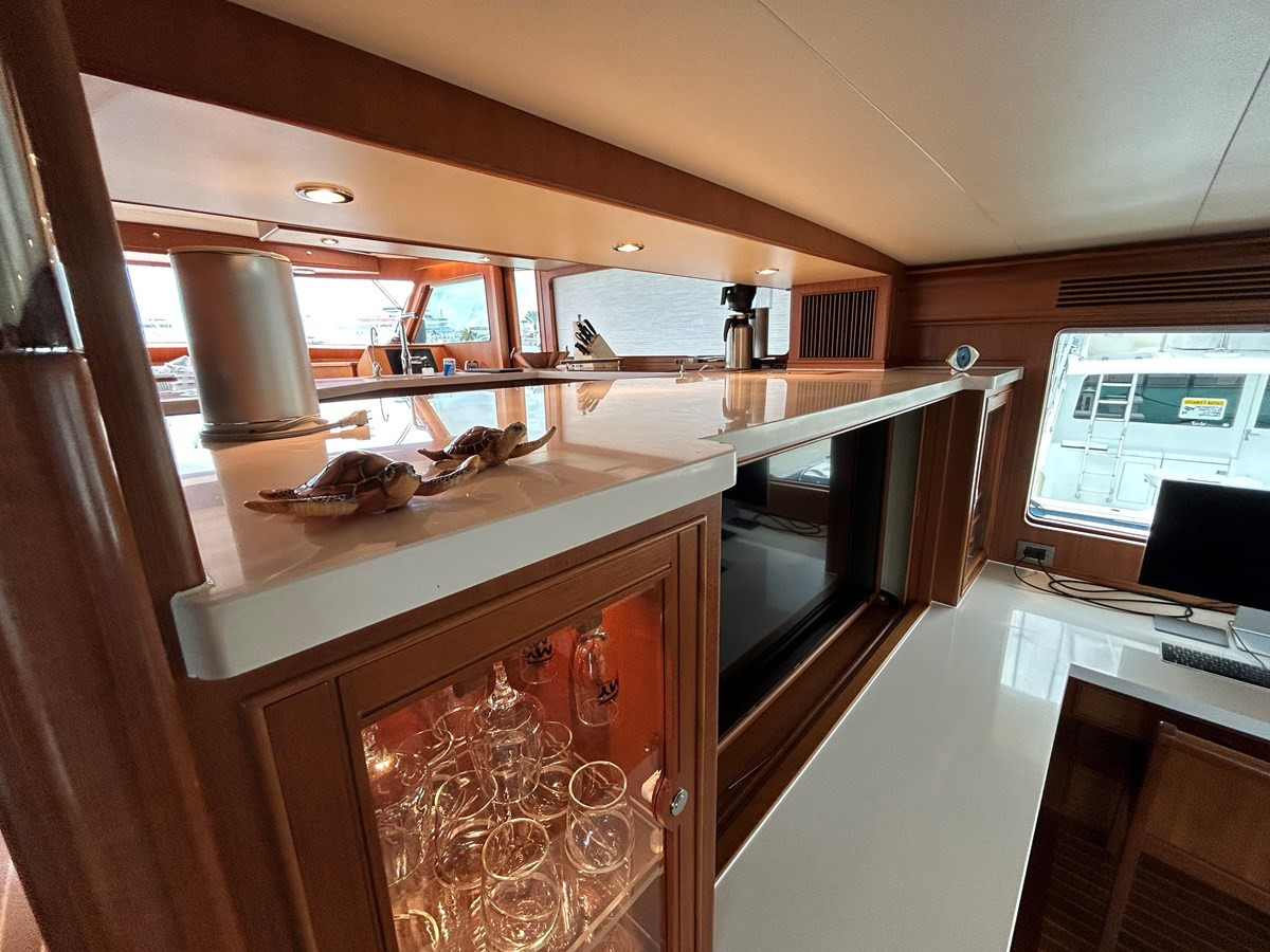 https://arconyachts.ams3.digitaloceanspaces.com/105909/conversions/large_4334940-optimize.jpg