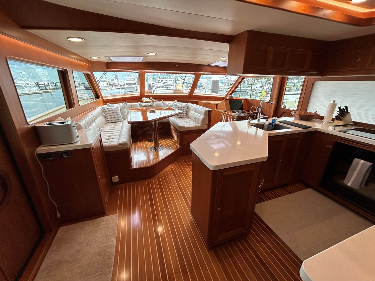 https://arconyachts.ams3.digitaloceanspaces.com/105918/conversions/large_4334960-optimize.jpg