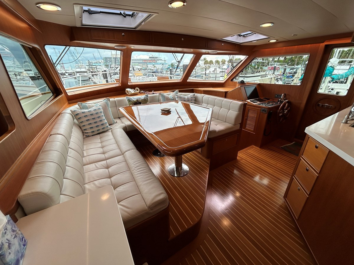 https://arconyachts.ams3.digitaloceanspaces.com/105924/conversions/large_4334965-optimize.jpg