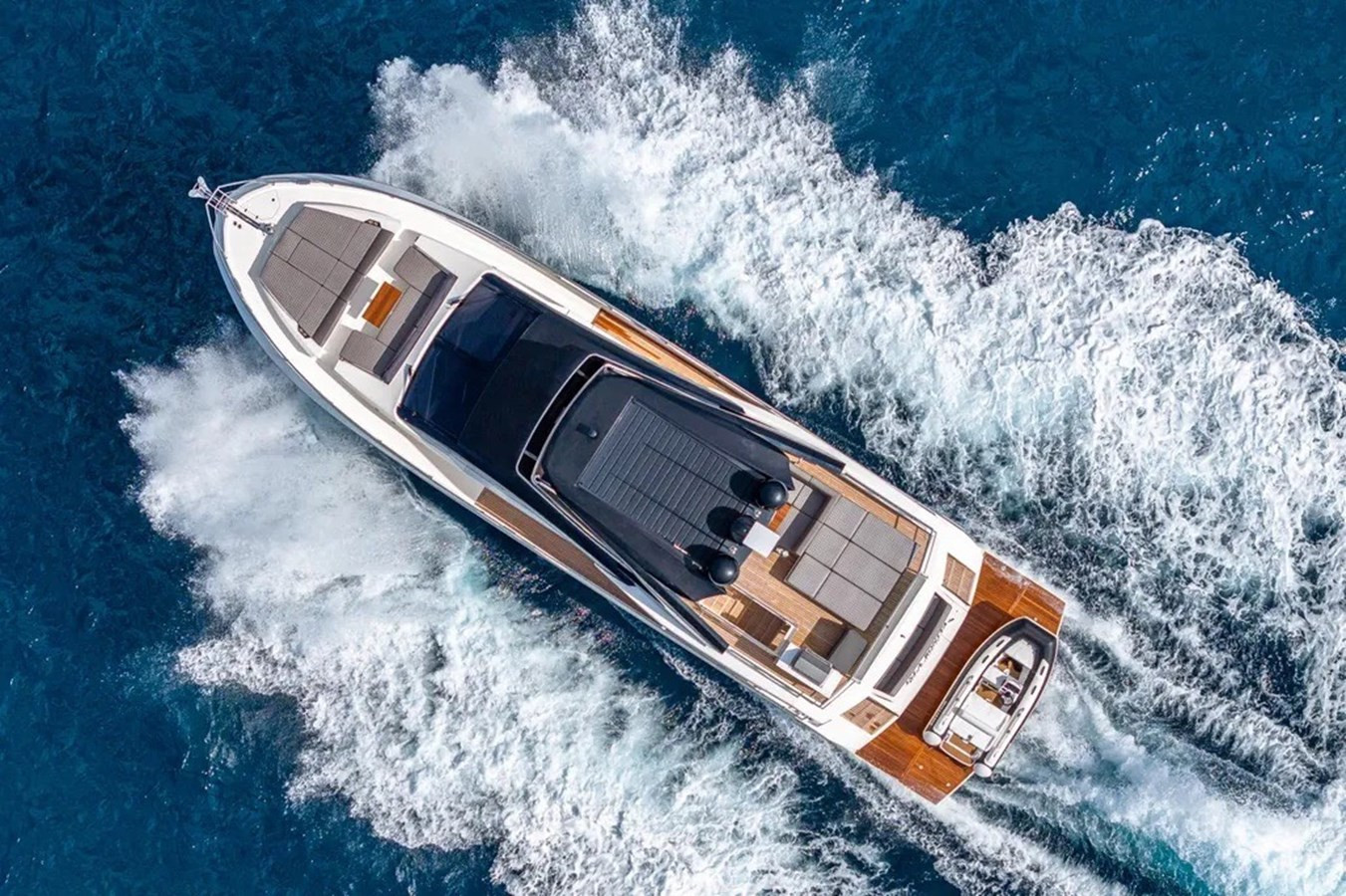 https://arconyachts.ams3.digitaloceanspaces.com/105973/conversions/large_4544962-optimize.jpg
