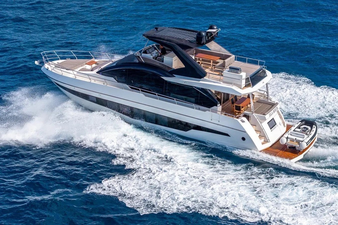 https://arconyachts.ams3.digitaloceanspaces.com/105985/conversions/large_4544966-optimize.jpg