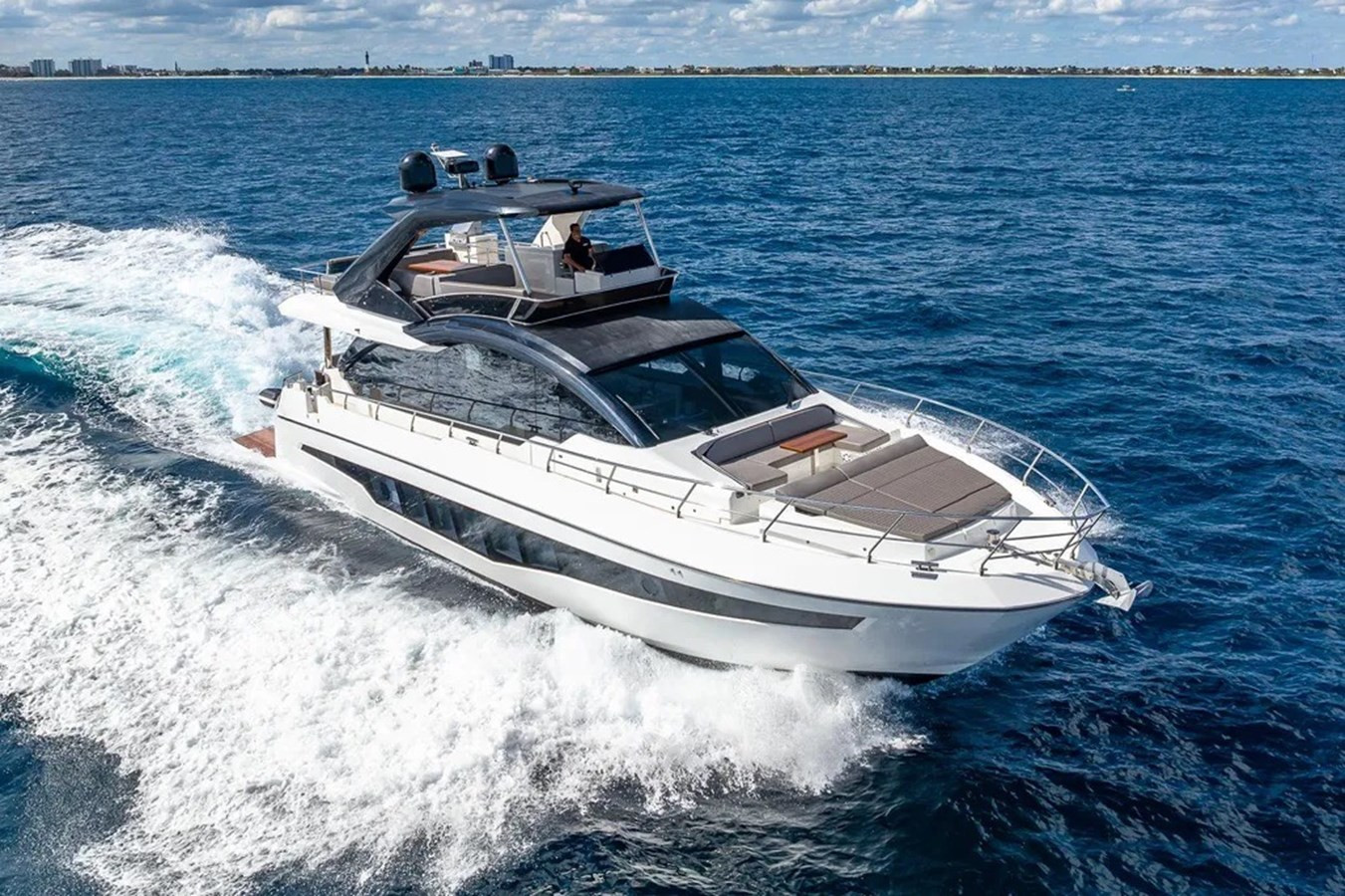 https://arconyachts.ams3.digitaloceanspaces.com/105991/conversions/large_4544968-optimize.jpg