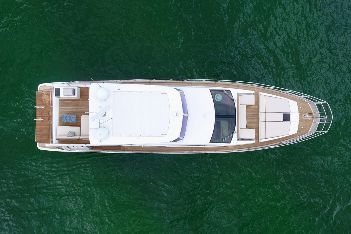 https://arconyachts.ams3.digitaloceanspaces.com/106073/conversions/large_4674310-optimize.jpg