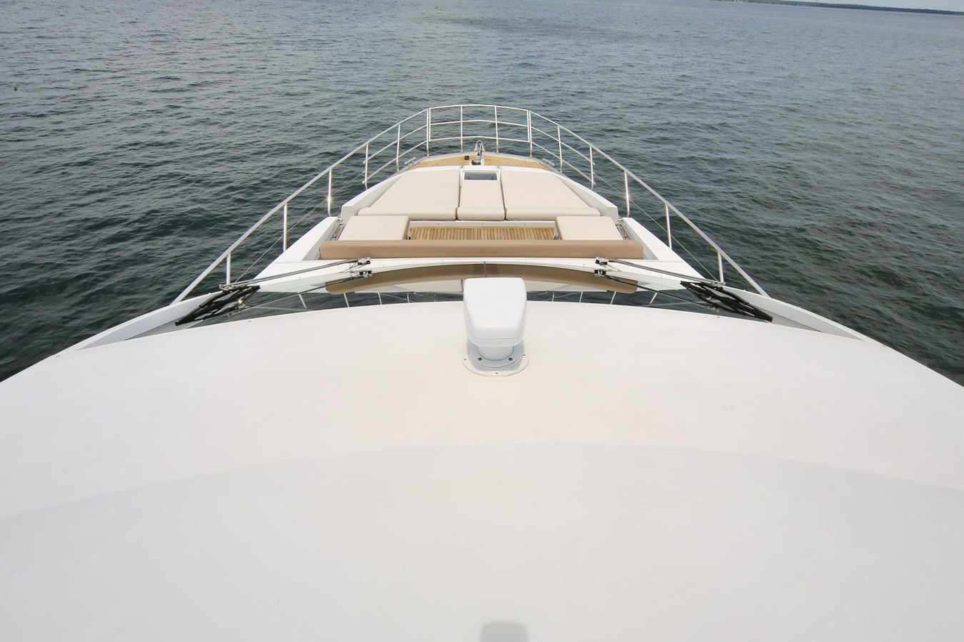 https://arconyachts.ams3.digitaloceanspaces.com/106088/conversions/large_4674315-optimize.jpg