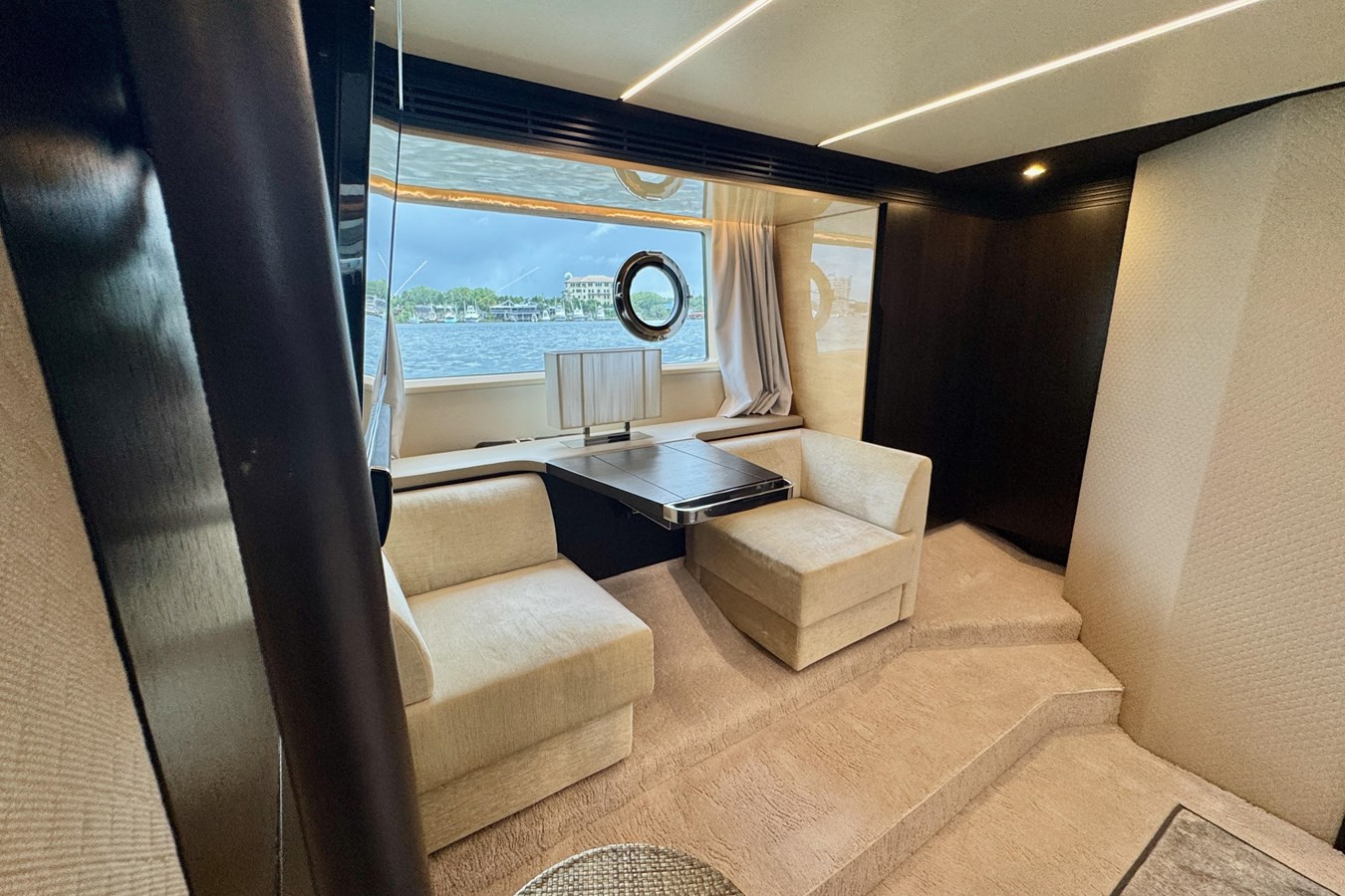 https://arconyachts.ams3.digitaloceanspaces.com/106145/conversions/large_4674334-optimize.jpg